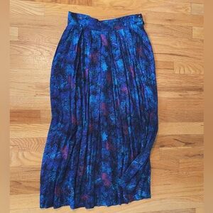 Vintage blue patterned maxi skirt
